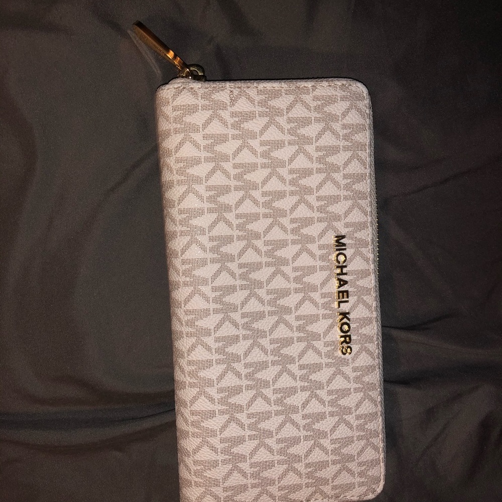 Mk white wallet
